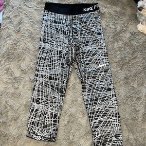 Nike pro capris
